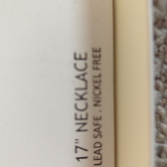 Toggle thick silver necklace. - Picture 3 of 5